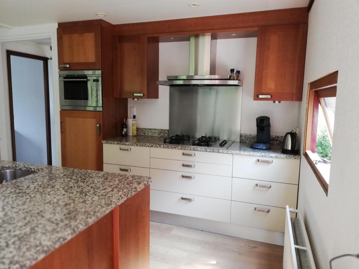 Roodborstje 4 Persoonschalet Putten Esterno foto